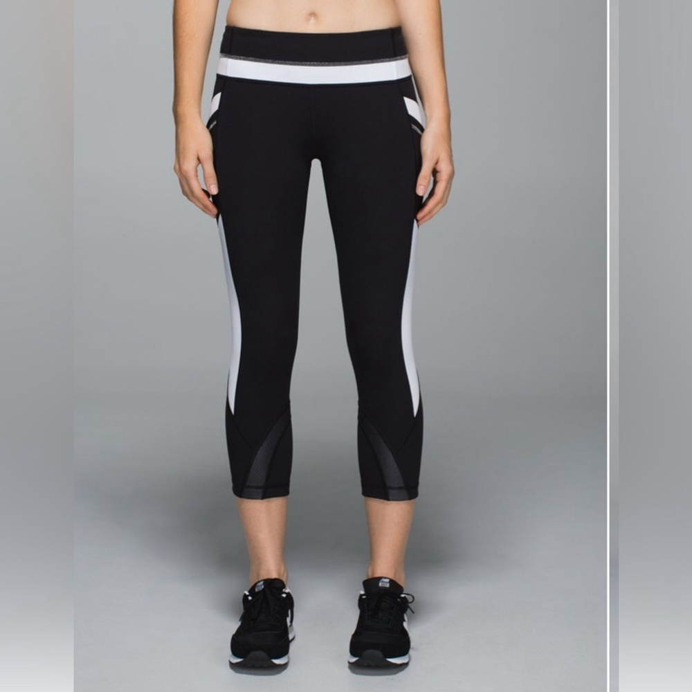 LULULEMON Run: Inspire Crop II *All Full-On Luxtreme
Black / White *RARE * - Picture 8 of 16